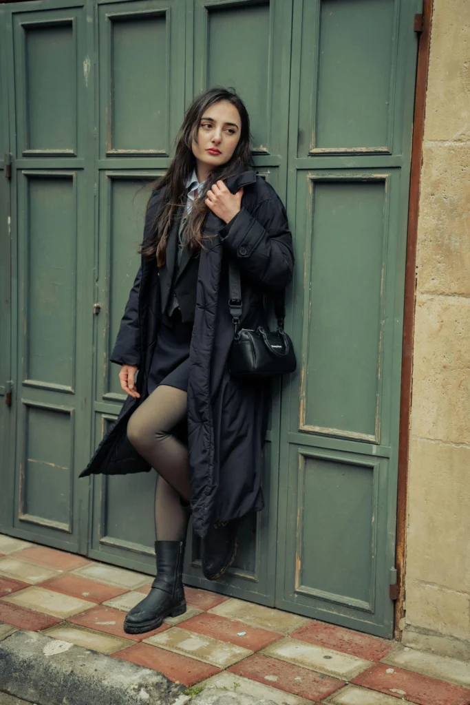 Classy Black Outfit Looks for Women Who Love Minimalism