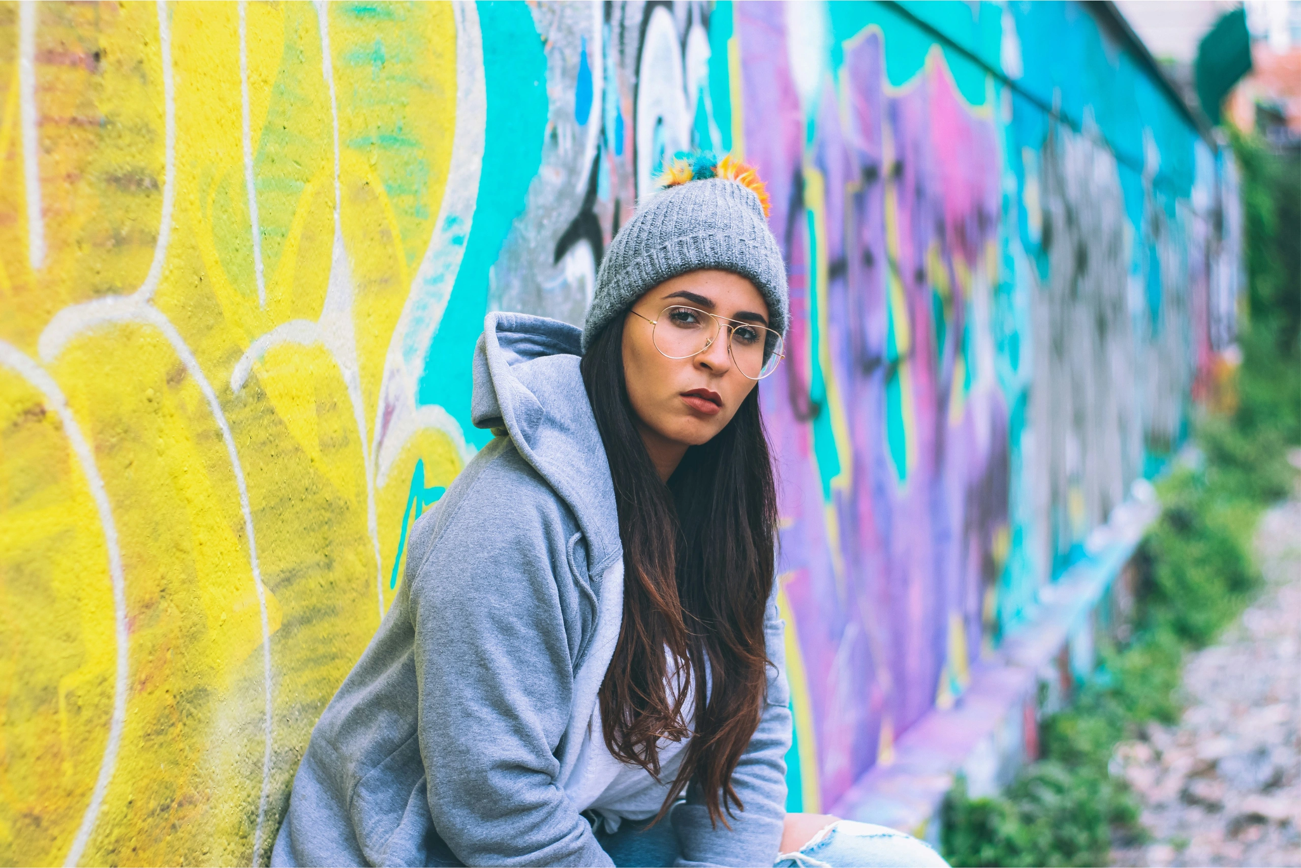 12 Cute Hoodie Outfit Ideas for Women Who Love Street Style