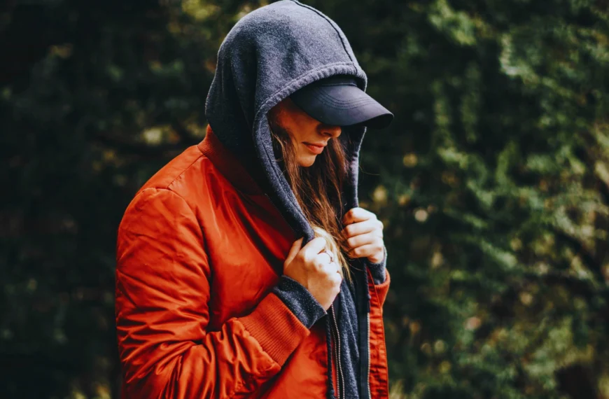 12 Hoodie Outfit Ideas That Prove Comfort Can Be Stylish