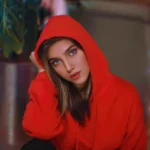 13 Hoodie Outfit Looks That Mix Comfort and Confidence