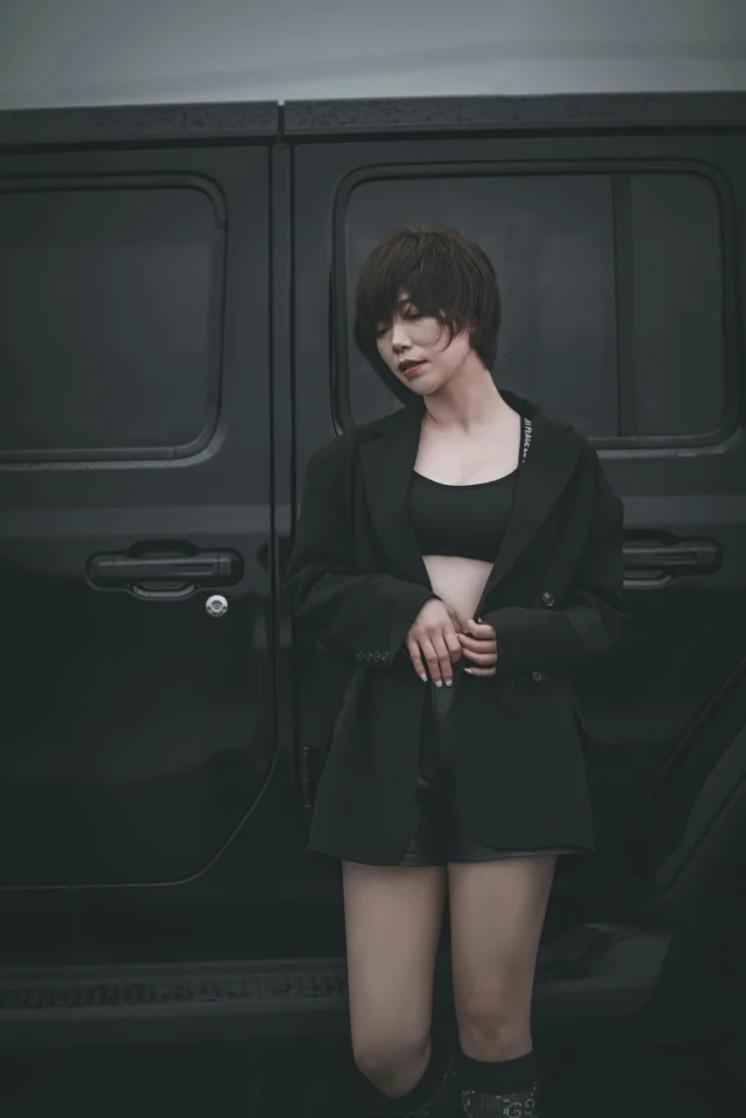 10 Effortless Black Outfits That Always Impress