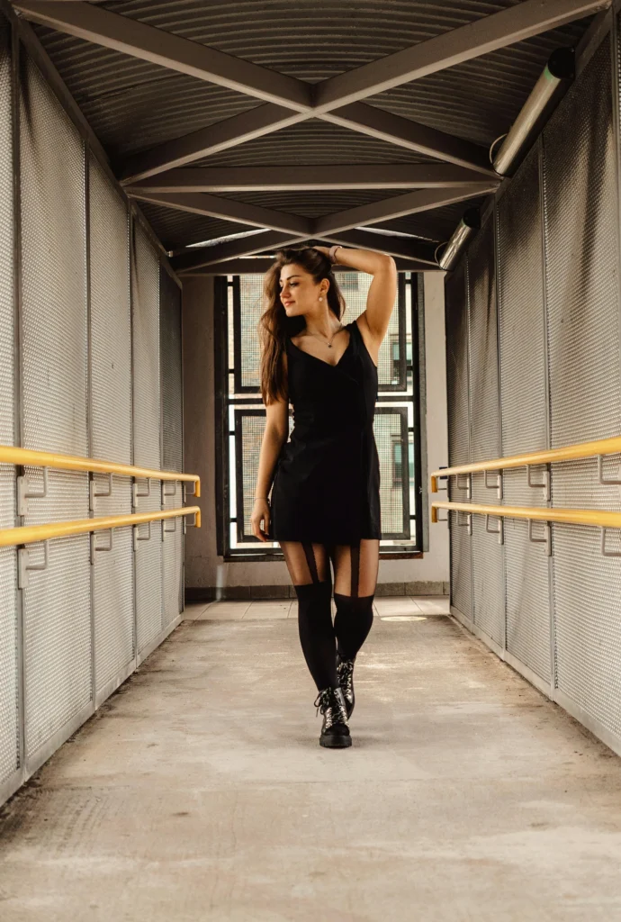 Classy Black Outfit Looks for Women Who Love Minimalism