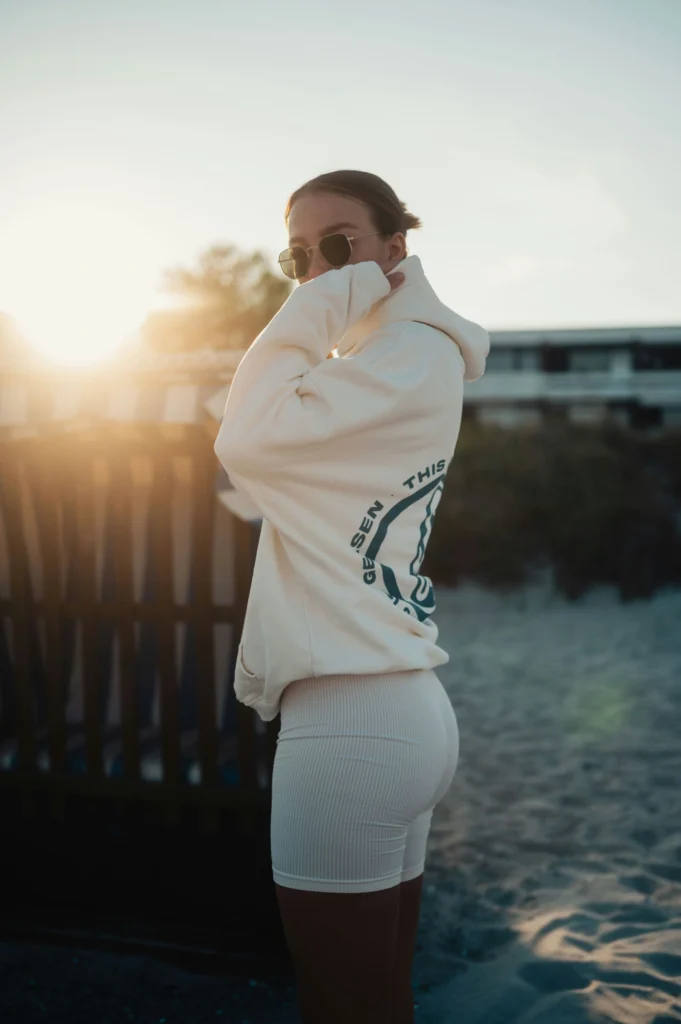 12 Chic Hoodie Outfit Looks for Women on the Go