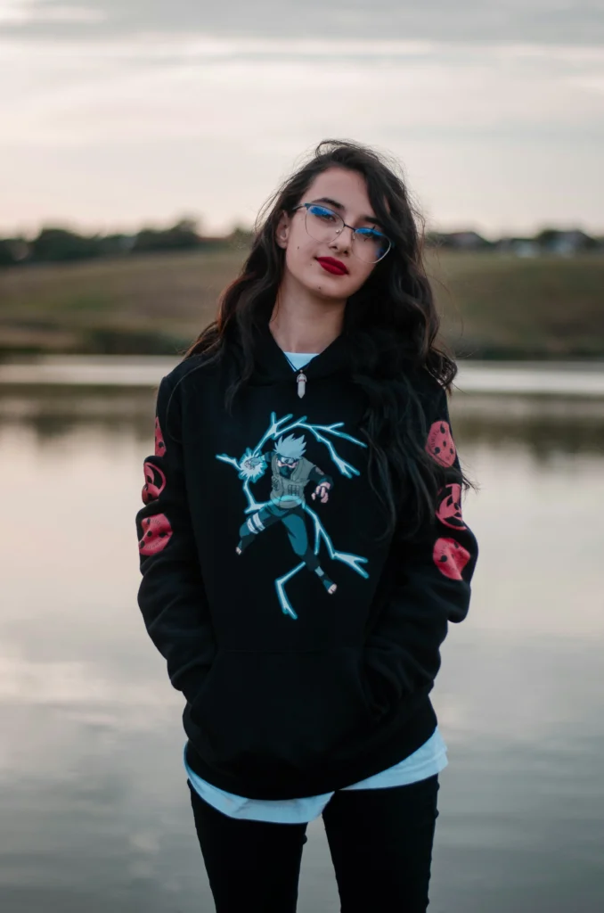 12 Hoodie Outfit Ideas That Are Perfect for Everyday Wear