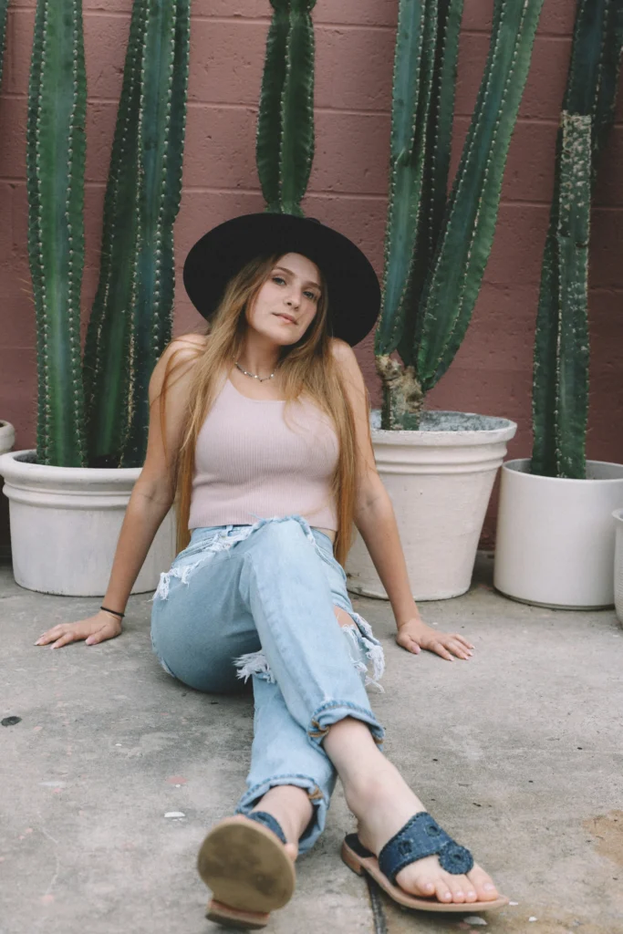 12 Effortless Outfit Inspiration Ideas Every Woman Needs