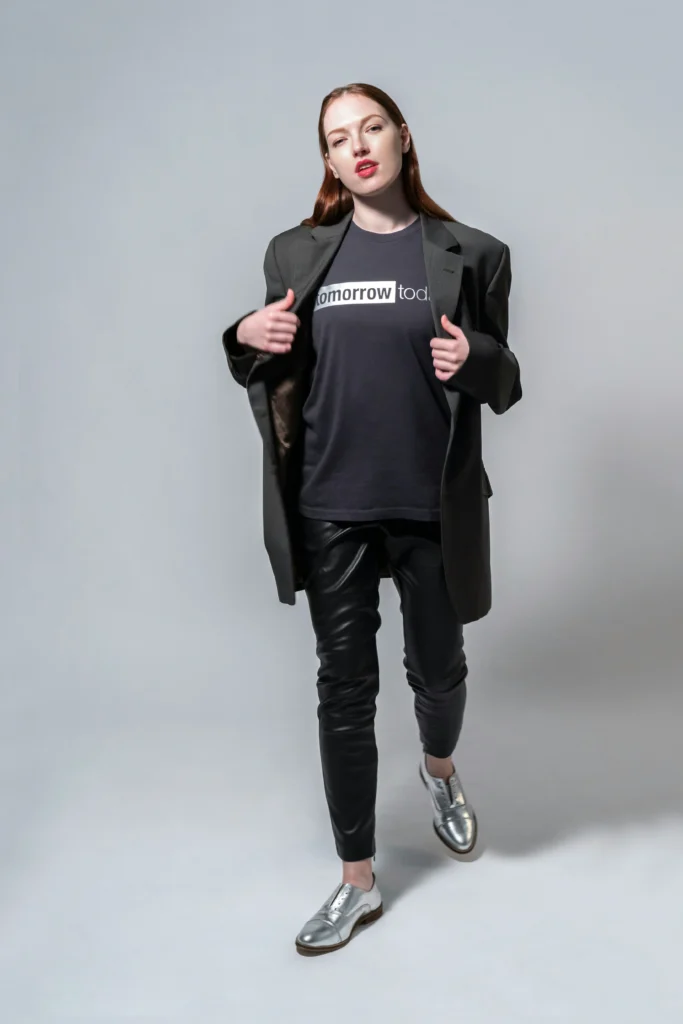 Daring and Chic Black Outfit Looks You Must Try