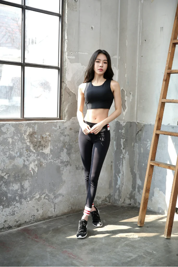 15 Gym Outfit Ideas for Women Who Love To Look Stylish