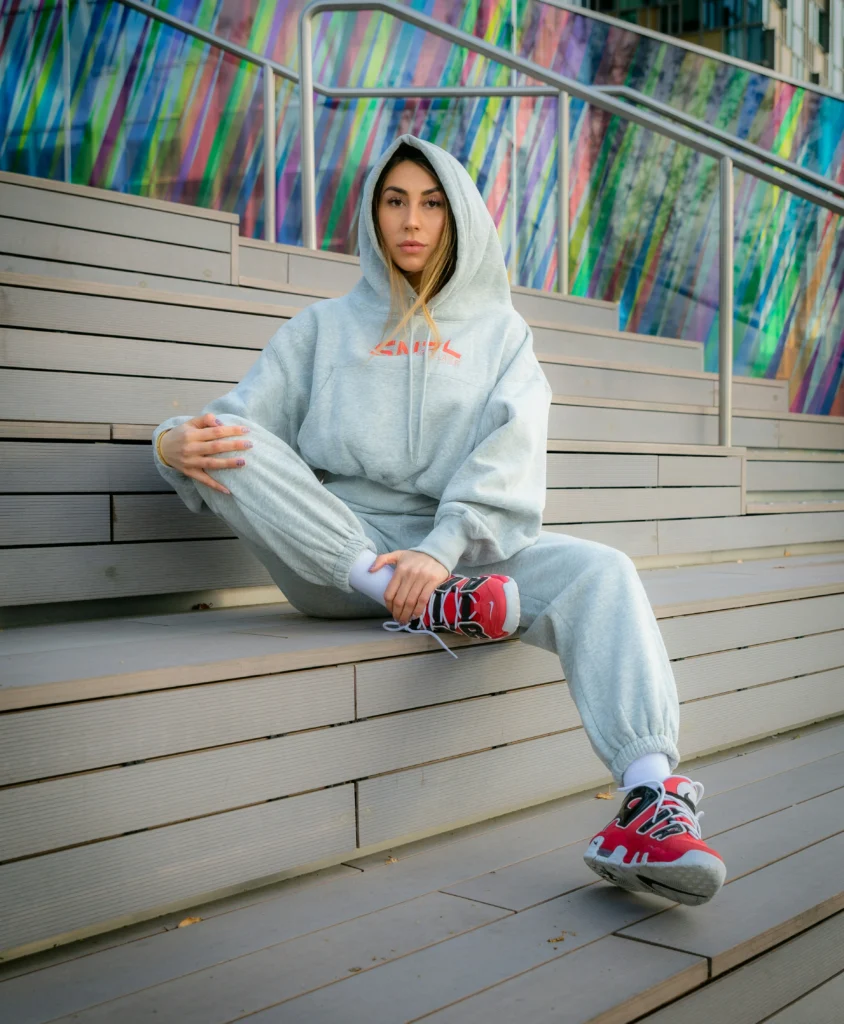 12 Hoodie Outfit Ideas That Are Perfect for Everyday Wear