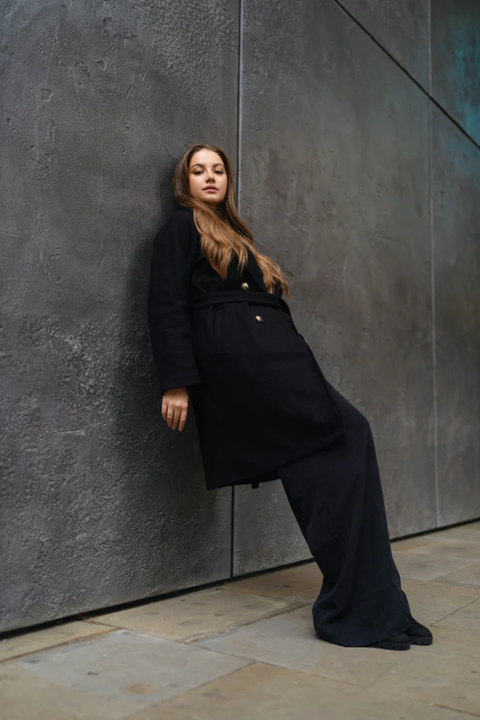 Daring and Chic Black Outfit Looks You Must Try