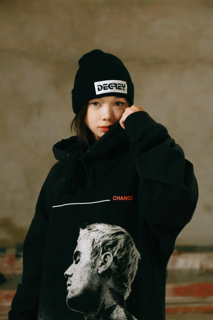 12 Hoodie Outfit Ideas That Are Perfect for Everyday Wear