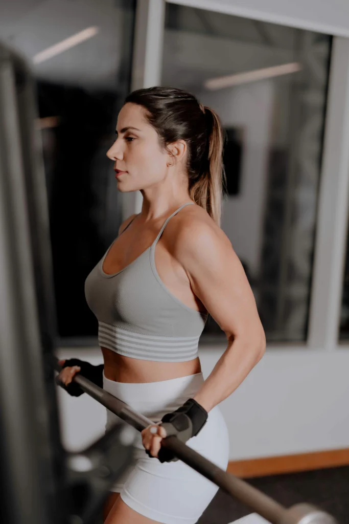 15 Gym Outfit Ideas for Women Who Love To Look Stylish