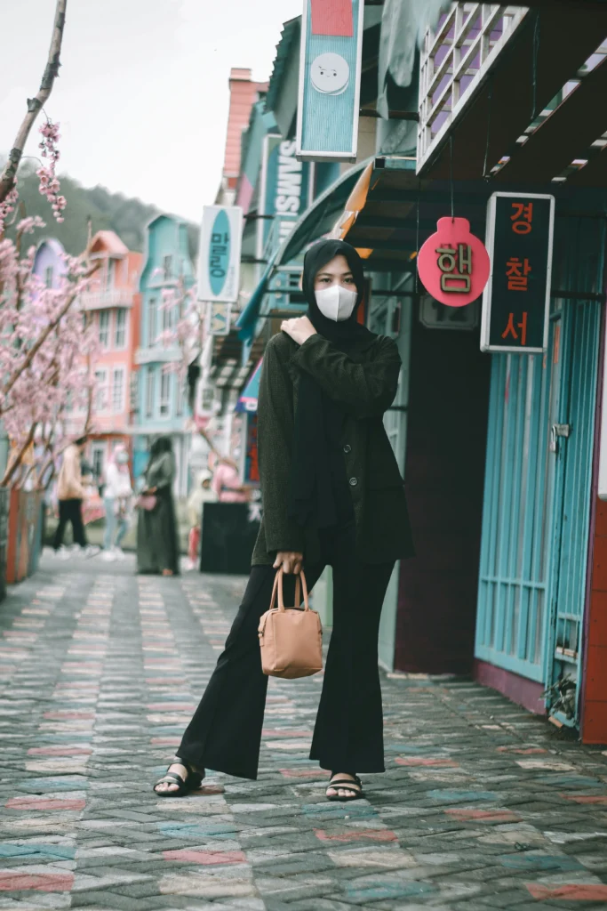 15 All-Black Outfit Ideas That Ooze Class And Confidence