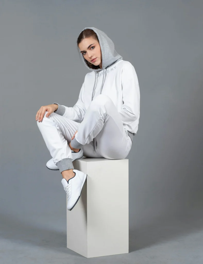 11 Hoodie Outfit Ideas for Women Who Love Effortless Chic