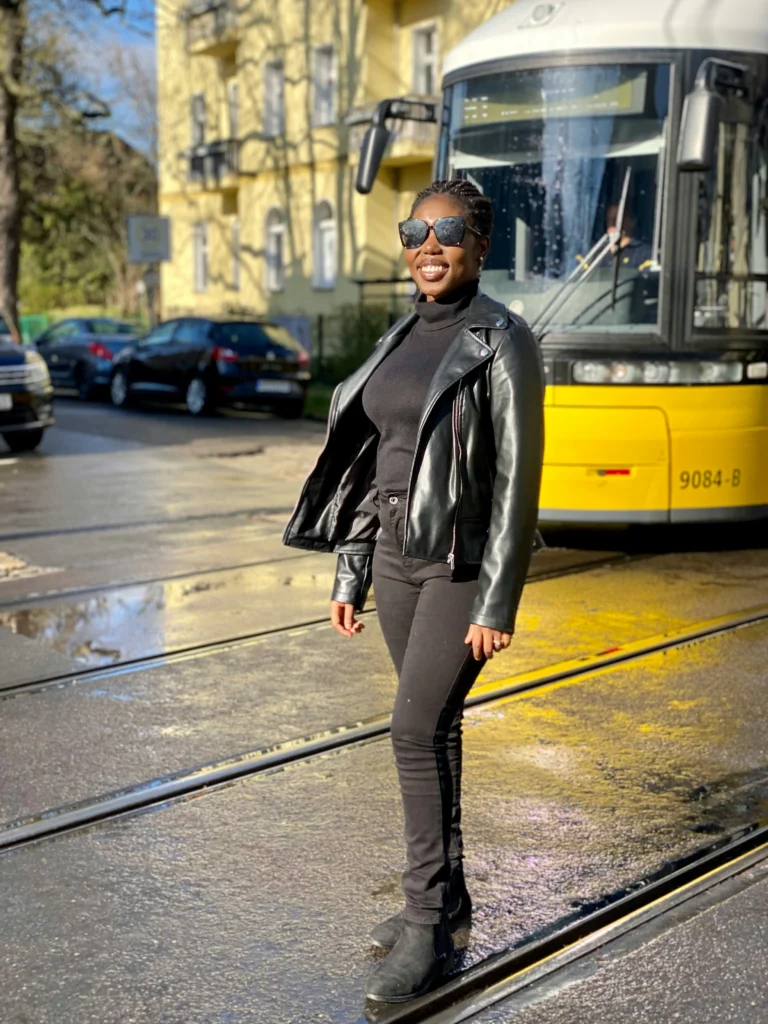 Chic Black Outfit Ideas That Never Go Out of Style