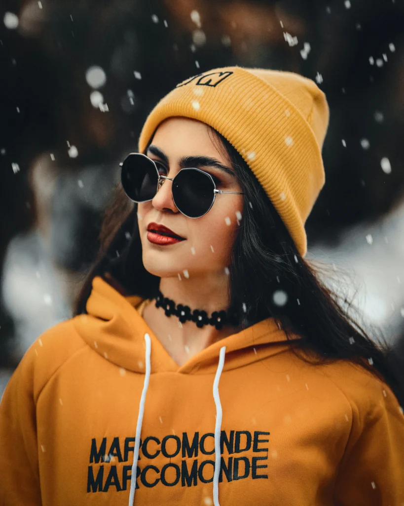 9 Hoodie Outfit Ideas for Women That Are Cute and Comfy